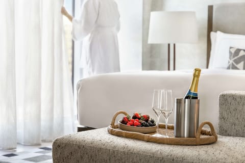 Presidential Suite | Desk, laptop workspace, free WiFi, bed sheets