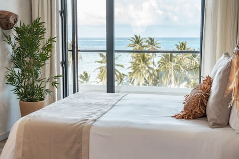 Superior Room, 1 King Bed | Hypo-allergenic bedding, minibar, in-room safe, desk