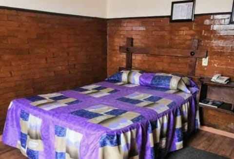 Basic Room | Desk, free WiFi