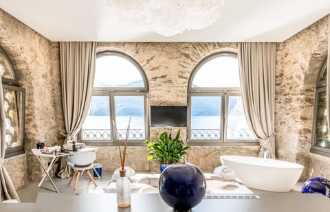 Royal Suite, Lake View | Hypo-allergenic bedding, down comforters, minibar, in-room safe