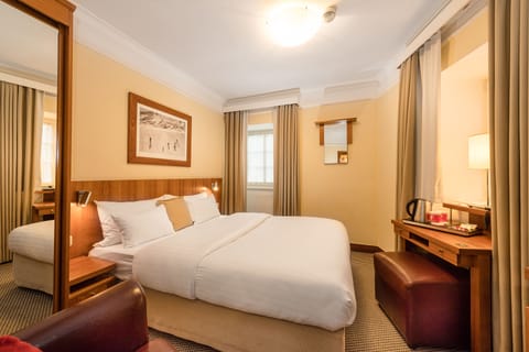 Single Room | Hypo-allergenic bedding, minibar, in-room safe, desk