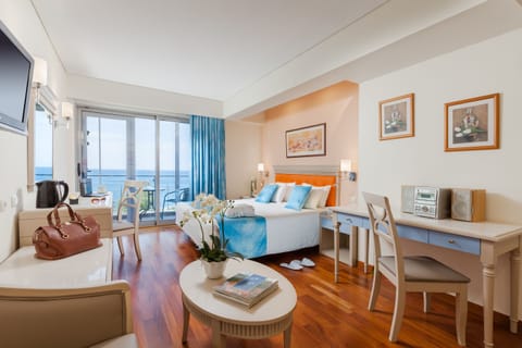 Executive Double or Twin Room, Sea View | Select Comfort beds, minibar, in-room safe, blackout drapes