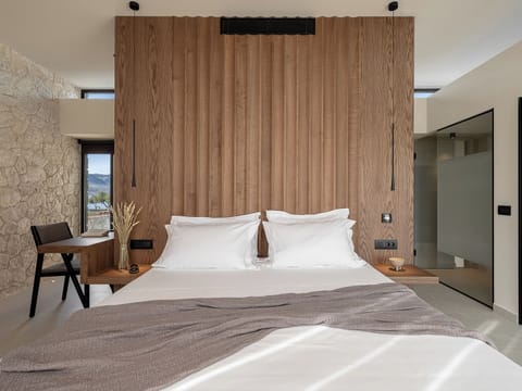 Design Villa | Blackout drapes, soundproofing, iron/ironing board, free WiFi