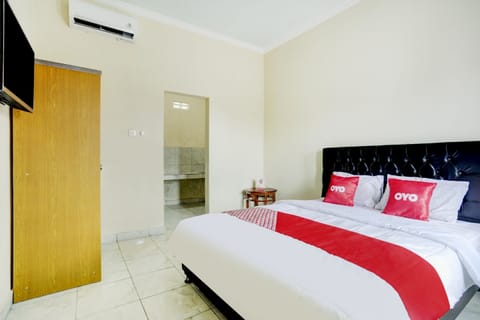 Standard Double Room | Desk, laptop workspace, free WiFi, bed sheets