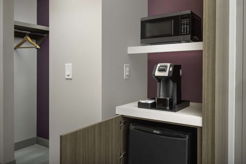 Hypo-allergenic bedding, in-room safe, desk, laptop workspace