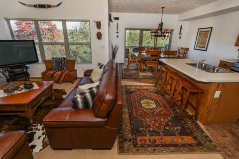 Condo, 4 Bedrooms | Living area