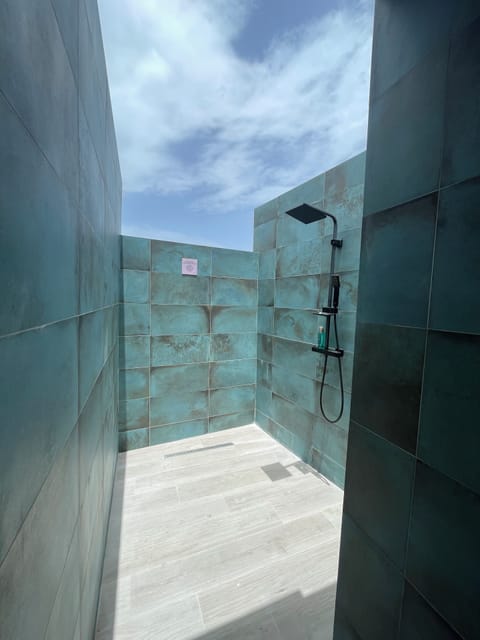Standard Room, 1 Double Bed, Private Bathroom | Bathroom | Shower, rainfall showerhead, towels, soap