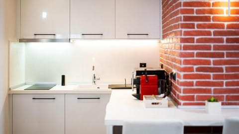 Junior Suite | Private kitchen | Mini-fridge, microwave, stovetop, espresso maker