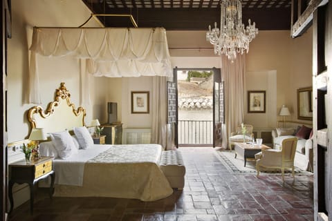 Deluxe Suite (Suite 1800, Alhambra partial view) | Egyptian cotton sheets, premium bedding, minibar, in-room safe