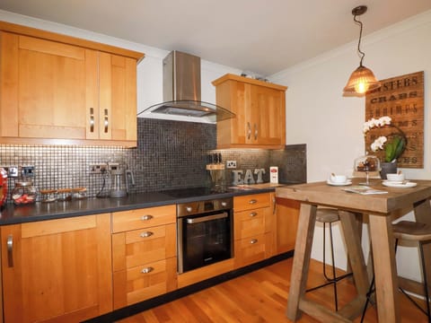 Cottage | Private kitchen | Cookware/dishes/utensils