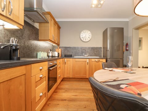 Fridge, dishwasher, electric kettle, toaster