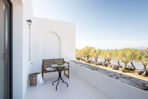 Suite, 1 Bedroom, Balcony, Sea View | Desk, soundproofing, iron/ironing board, free WiFi