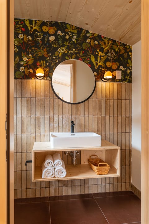 Shower, rainfall showerhead, eco-friendly toiletries, hair dryer