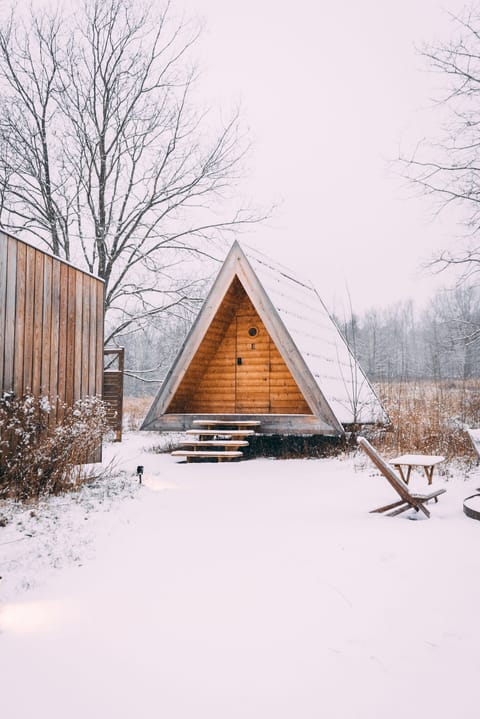 Lushna Cabin | Free WiFi, bed sheets