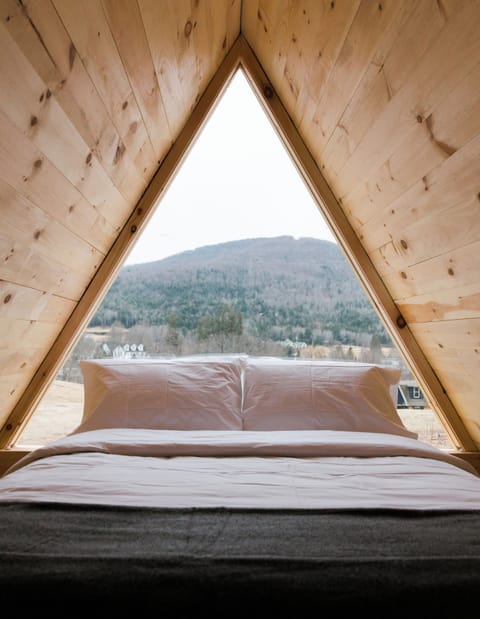 Lushna Cabin | Free WiFi, bed sheets