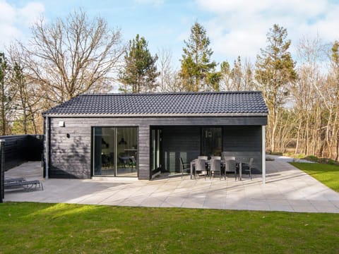 House | Outdoor dining