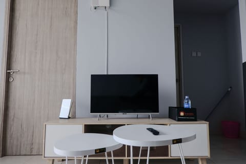 Apartment | Living area | TV