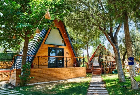 Family Bungalow | Premium bedding, free minibar, individually decorated, desk