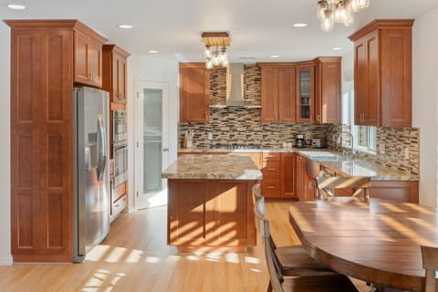 House, 3 Bedrooms | Private kitchen | Fridge, oven, coffee/tea maker