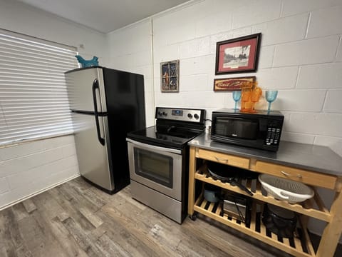 Studio | Private kitchen | Fridge, oven, toaster