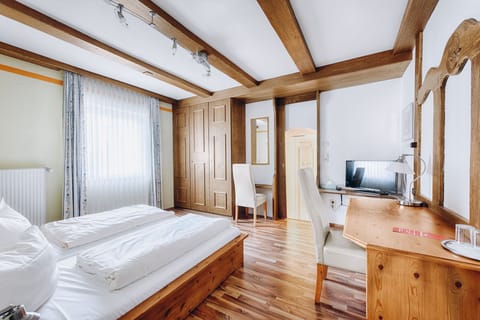 Economy Double or Twin Room | Desk, free WiFi, bed sheets