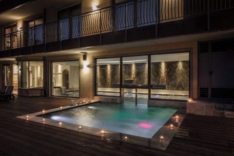 Couples treatment rooms, sauna, hot tub, steam room, Turkish bath