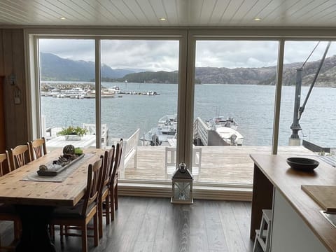 House | Dining