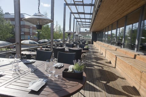 Breakfast, lunch, dinner served; local cuisine, alfresco dining 