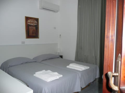 Suite | Egyptian cotton sheets, premium bedding, memory foam beds, in-room safe