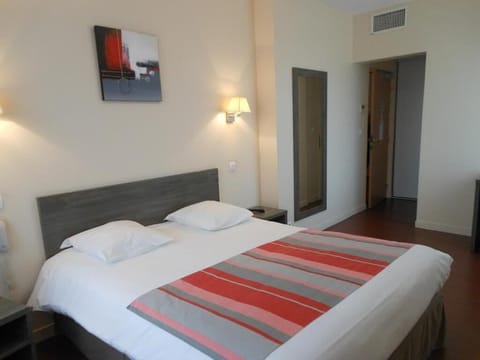 Double Room | Desk, laptop workspace, blackout drapes, soundproofing