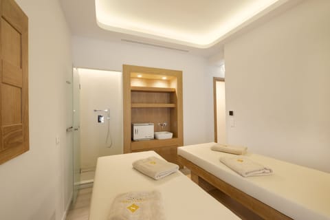 Couples treatment rooms, steam room, Turkish bath, body treatments