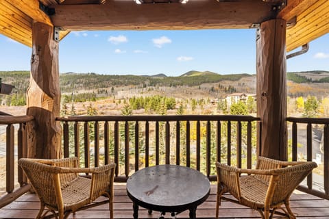 Condo (2 Bedrooms) | Property amenity