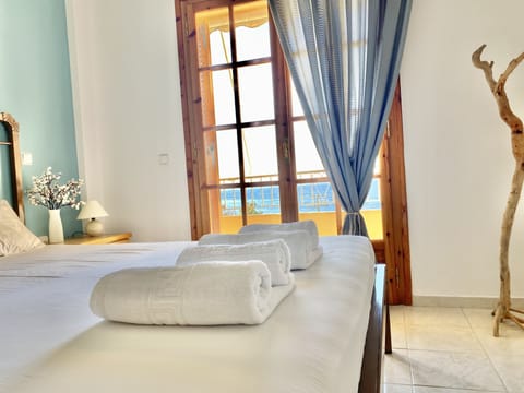 Executive Double Room, Sea View | Iron/ironing board, free cribs/infant beds, free WiFi, bed sheets