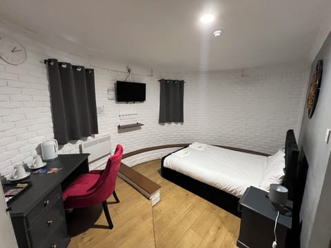 Family Room, 2 Double Beds | Desk, soundproofing, iron/ironing board, free WiFi