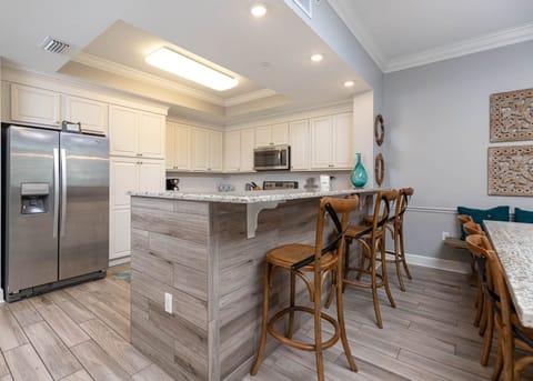 Condo, 3 Bedrooms | Private kitchen | Fridge, oven, coffee/tea maker