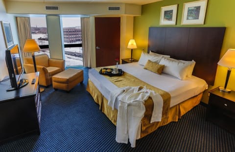 In-room safe, desk, iron/ironing board, cribs/infant beds