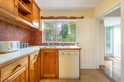 Traditional House, Private Bathroom, Courtyard View | Shared kitchen