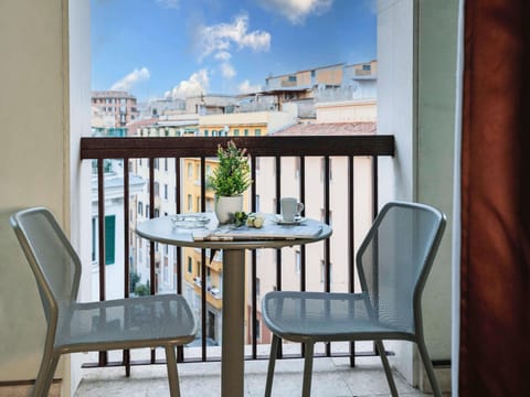 Privilege, Double Room, 1 Double Bed | Hypo-allergenic bedding available, minibar, in-room safe, desk