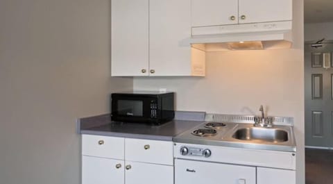 Comfort Room, 2 Double Beds | Private kitchen | Fridge