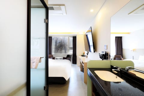 Deluxe Double Room | Premium bedding, down comforters, free minibar, in-room safe