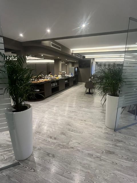 Daily buffet breakfast for a fee