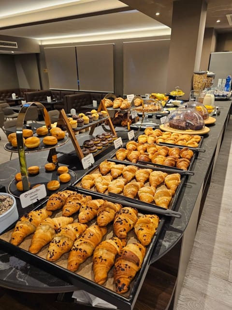 Daily buffet breakfast for a fee