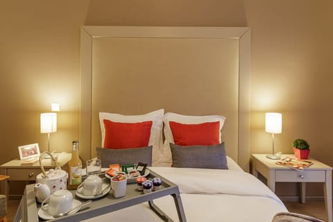Individually decorated, soundproofing, free WiFi, bed sheets