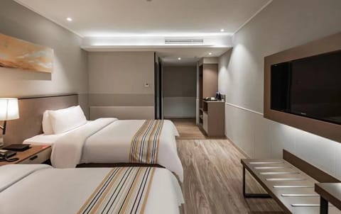 Business Twin Room | Individually decorated, desk