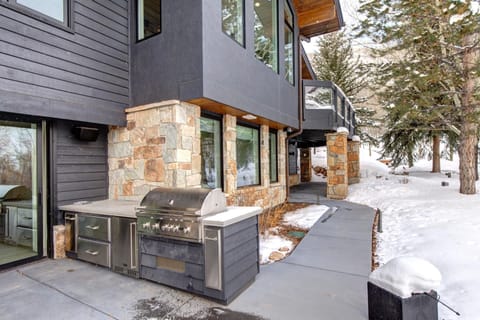 Studio (6 Bedrooms) | BBQ/picnic area