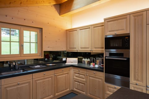 Luxury Chalet Alia, 5 Bedrooms, Sauna | Private kitchen | Electric kettle