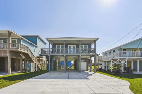 House (4 Bedrooms) | Front of property
