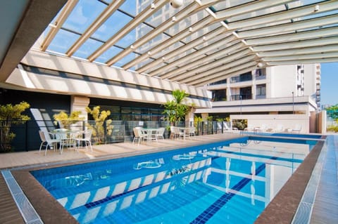 2 outdoor pools