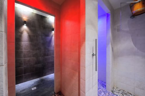 Sauna, hot tub, Turkish bath, body treatments, hydrotherapy, facials