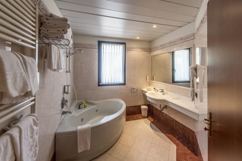 Superior Suite, 2 Bedrooms, Lake View | Bathroom | Shower, free toiletries, hair dryer, bidet